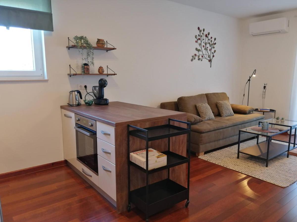 Apartment Iva Šilo Buitenkant foto